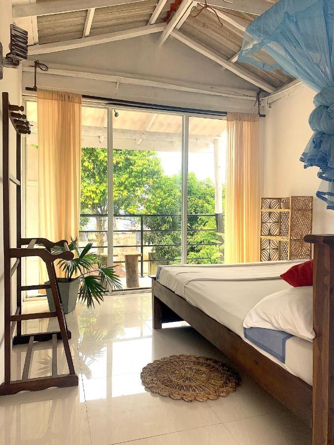 Salty Fish Mirissa Hotel ภายนอก รูปภาพ