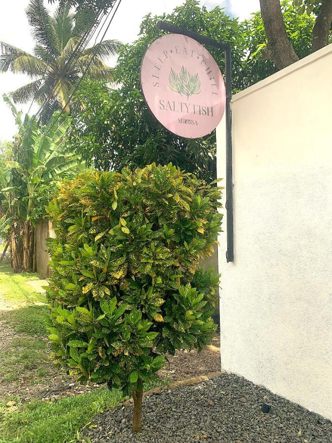 Salty Fish Mirissa Hotel ภายนอก รูปภาพ